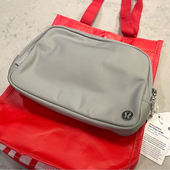 Everywhere Belt Bag 2L Silver Drop - Picture 5 of 8